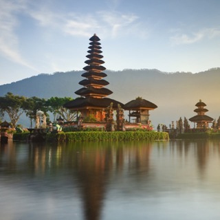 Логотип @travel_to_east - Путешествия по Азии