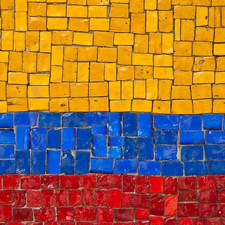 Логотип @travelling_tourist - Travelling | Путешествия