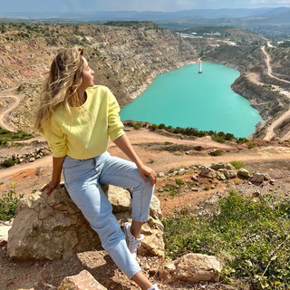 Логотип @travelojsana - TravelEatLove_Oks