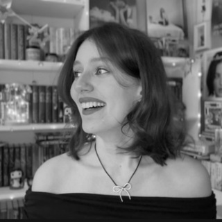 Логотип @trinaed - Трина без пропеллера
