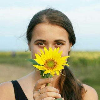 Логотип @tripsbysasha - Саша віщає live🚨