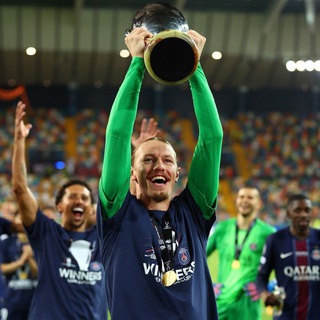 Логотип @troe_o_futbole - Трое о футболе