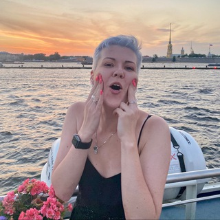 Логотип @troitskaya - Троицкая принесла