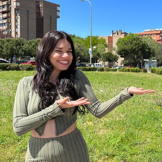 Логотип @tropiezos - 👣 Clau Tropiezos Vídeos 👣