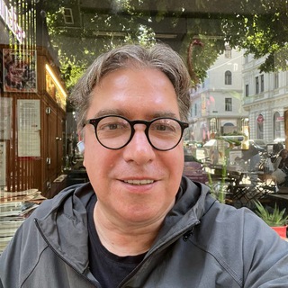 Логотип @trudolubov - Max Trutt