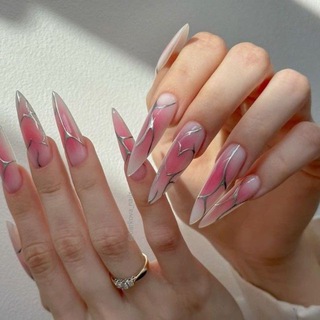 Логотип @tutnail - Тут маникюр!