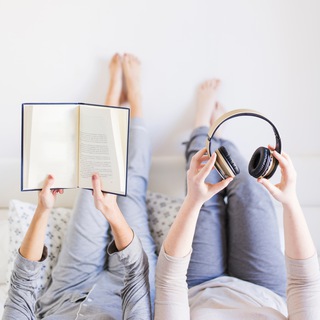 Логотип @tvoi_knigorai - Шепот страниц | Аудиокниги ❤️