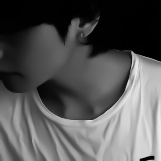 Логотип @twinsane - insane.