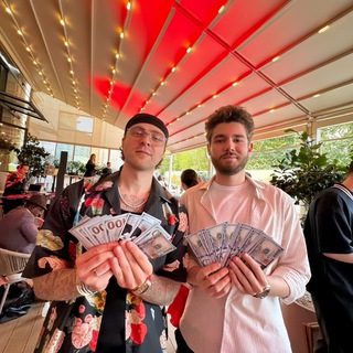 Логотип @twobankitonic - Две банки тоника ♫︎