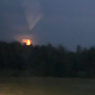 Логотип @tworldaroundus - The World around us