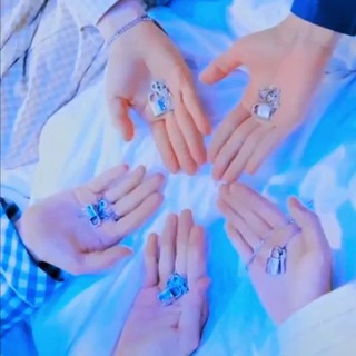 Логотип @txt_bhit - TXT • BigHit Ent.