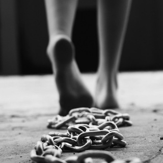 Логотип @u_not_my_world - Диванная мыслительница (18+)