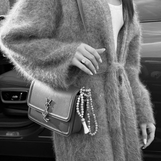 Логотип @umkaresale - resale by uma
