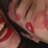 Логотип @unamouruneviie - в объятиях любви