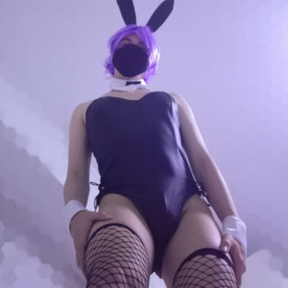 Логотип @underthetsun - Под ножками Цун-Цун 😏