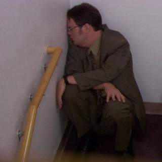 Логотип @unfalafel - он умер с фалафелем в руке