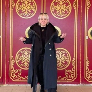 Логотип @urga0131 - Бла бла бландинка