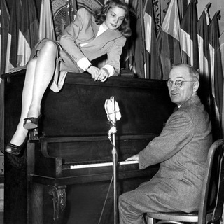 Логотип @uspolicy - Американская политика