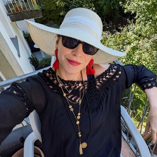 Логотип @utaogilvie76 - Uta Ogilvie