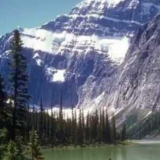 Логотип @utrenniy_ural - Утренний Урал