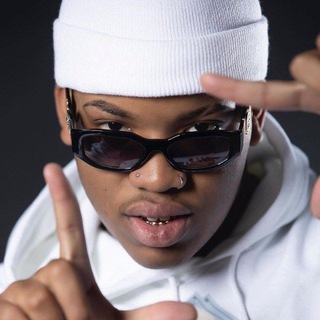 Логотип @uuntitico - UN TITICO