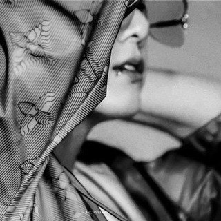 Логотип @uwtbmn - пустая записка.