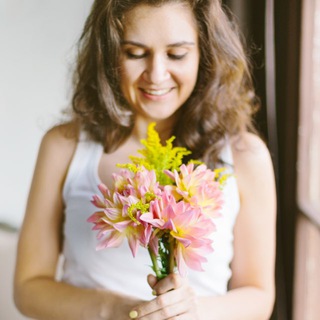 Логотип @v_univermage - Катя в Универмаге