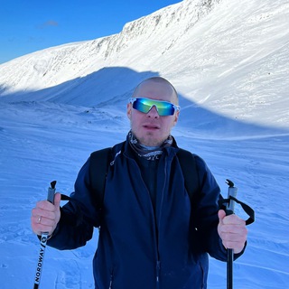 Логотип @vadikrusin - Вадик Русин