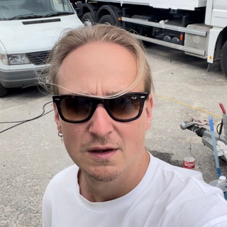 Логотип @vadimplokhotnikov - Думай как режиссёр 🧠🎬