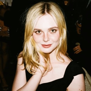 Логотип @vaibsexgirls - Goldie