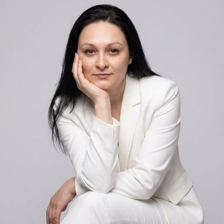 Логотип @vakilova_ai - Vakilova. AI