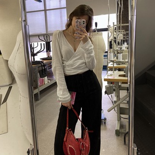 Логотип @valentinacastle - Фиалка о стиле