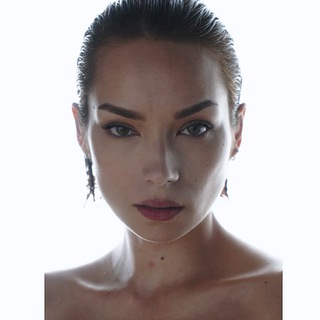Логотип @valentinasyoga - VALENTINA