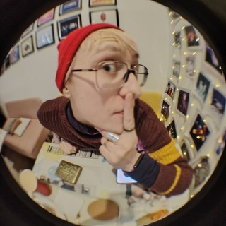 Логотип @valeramankovich - валерына мухалоўка