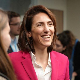 Логотип @valeriehayer - Valérie Hayer