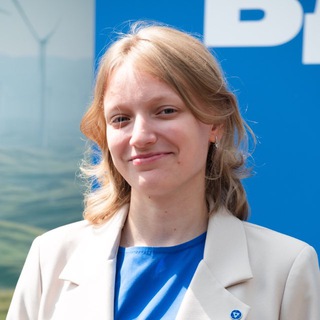 Логотип @valerochka_ma - В поисках звёзд