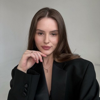 Логотип @valieteaches - Валерия Бобкова // Английский