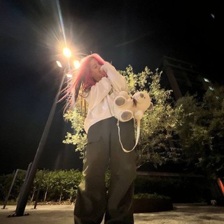 Логотип @valya_valll - speed song от пиздатых🫧
