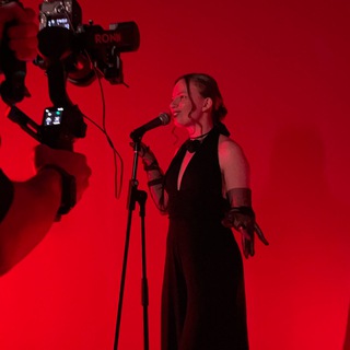 Логотип @valya_voice - Валя, о свободе голоса и речи🌎💸