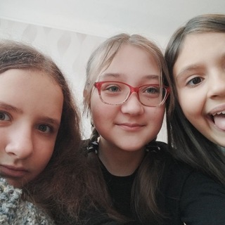 Логотип @valyxwu - машка