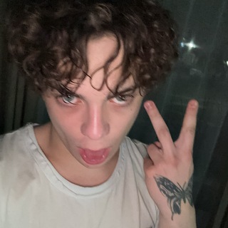 Логотип @vanilinoww - ванилин