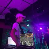 Логотип @vanyaa_crispy - .