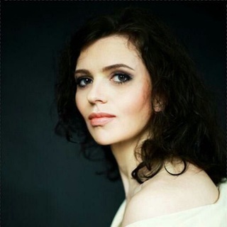 Логотип @varvara_358 - Назад к вещам, какие они есть