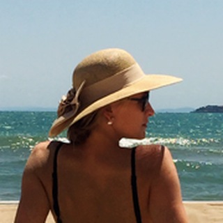 Логотип @varyadavydovabg - Варя Давыдова. Болгария