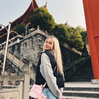 Логотип @varyainchina - Varya in China 🇨🇳