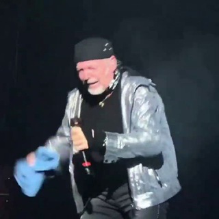 Логотип @vasconvolti - 🎸VASCO ROSSI & FRIENDS🎸