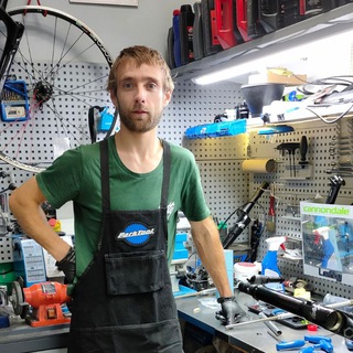 Логотип @vasilebike - Закрита Веломайстерня