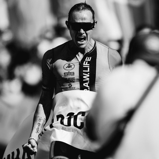 Логотип @vasily_permitin - Peak Human Performance is the new sexy (Василий Пермитин)