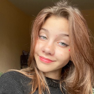 Логотип @vassyx - Вэсс~МАСТЕР контента 🎬👩🏻‍💻