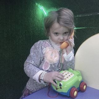 Логотип @vavikpopshop - moniivaixis